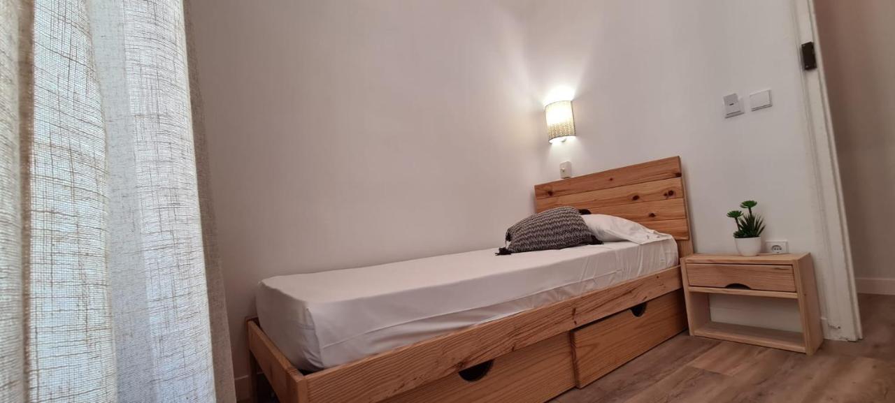Hostal Andrea Sol Мадрид Екстериор снимка