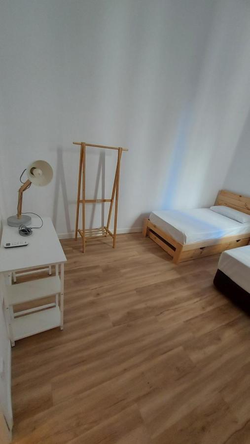Hostal Andrea Sol Мадрид Екстериор снимка