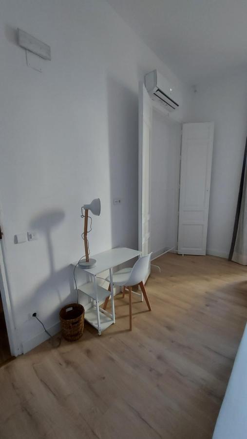 Hostal Andrea Sol Мадрид Екстериор снимка