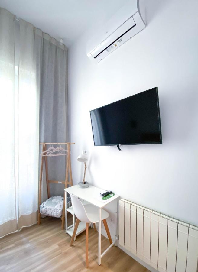 Hostal Andrea Sol Мадрид Екстериор снимка